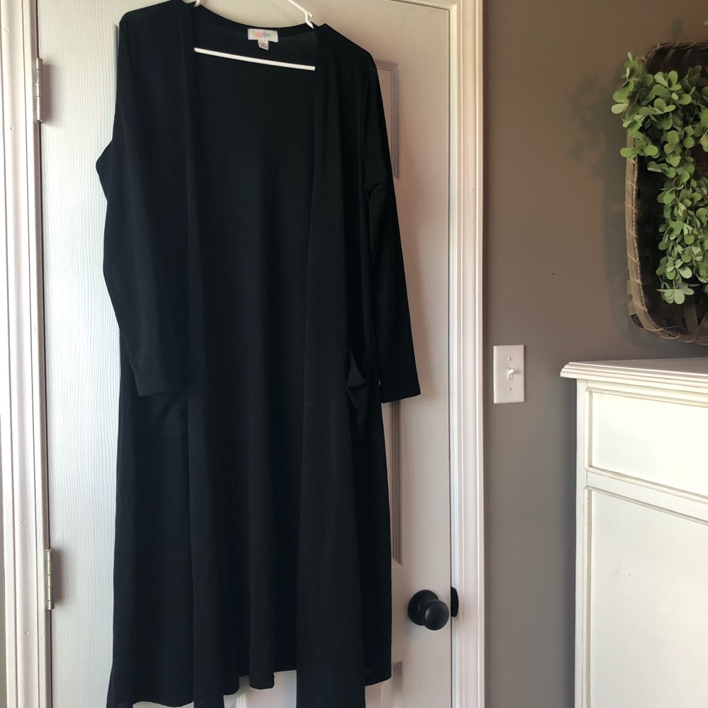 BLACK LuLaRoe Sarah • UNICORN • Size MEDIUM